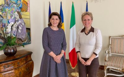 Urme de Bucurie, cartea președintei noastre, prezentată la Ambasada României în Italia